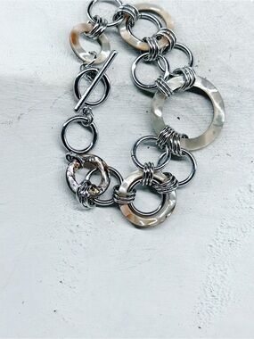 1061mc. Tan Shell Bracelet